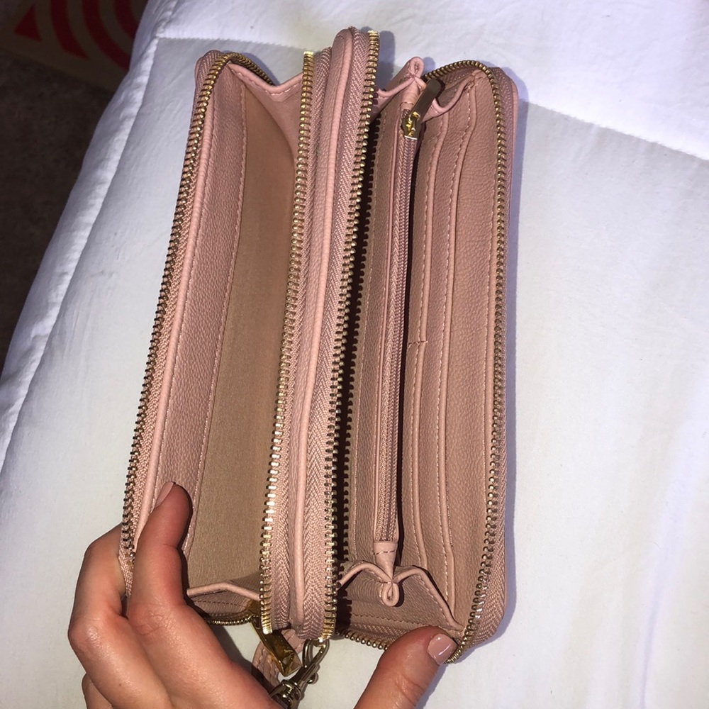 Pink Wallet - Picture 5 of 5